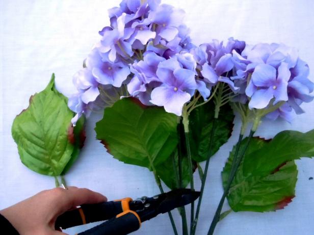 CI-Sarah-Brobst_wedding-bouquet-made-from-jewelry-cut-off-leaves1_h CI-Sarah-Brobst_wedding-bouquet-made-from-jewelry-cut-off-leaves1_h