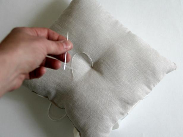 CI-Jess-Abbott_wedding-ring-bearer-pillow-bottom-tufted16_h CI-Jess-Abbott_wedding-ring-bearer-pillow-bottom-tufted16_h
