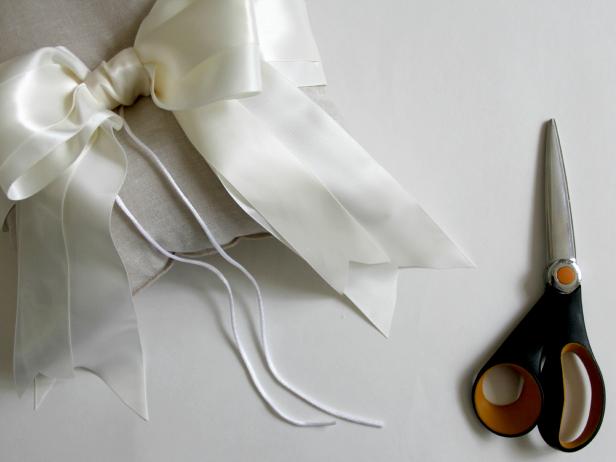 CI-Jess-Abbott_wedding-ring-bearer-pillow-snip-ends17_h CI-Jess-Abbott_wedding-ring-bearer-pillow-snip-ends17_h