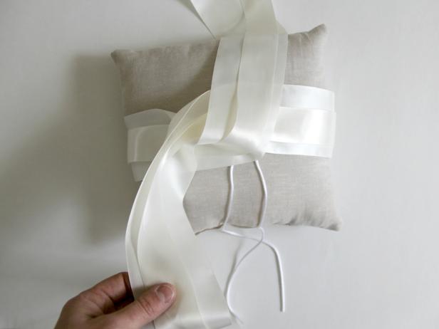 CI-Jess-Abbott_wedding-ring-bearer-pillow-wrap-two-end-of-bow9_h CI-Jess-Abbott_wedding-ring-bearer-pillow-wrap-two-end-of-bow9_h