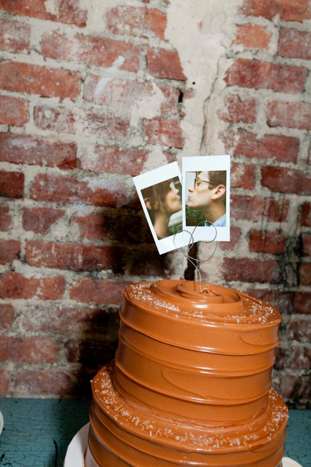 CI-Jenny-Ebert-Photography_polaroid-wedding-cake-topper_s3x4 CI-Jenny-Ebert-Photography_polaroid-wedding-cake-topper_s3x4