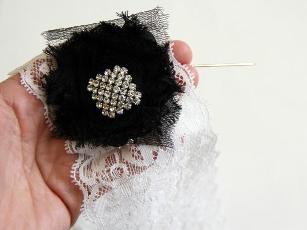 CI-Jess-Abbott_garter-belt-black-feather-button-feather6_h CI-Jess-Abbott_garter-belt-black-feather-button-feather6_h