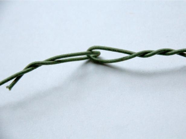 CI-Jess-Abbott_wedding-floral-head-wreath-wire-ends1_h CI-Jess-Abbott_wedding-floral-head-wreath-wire-ends1_h