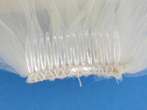CI-Jess-Abbott_wedding-veil-project-attaching-comb10_h CI-Jess-Abbott_wedding-veil-project-attaching-comb10_h