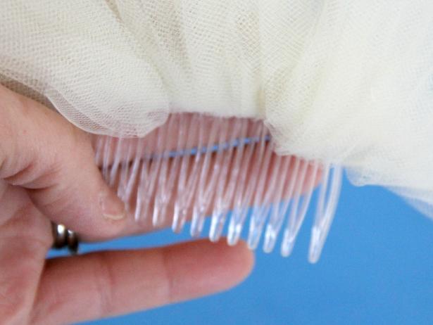 CI-Jess-Abbott_wedding-veil-project-flip-comb-over11_h CI-Jess-Abbott_wedding-veil-project-flip-comb-over11_h