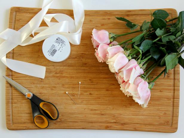 CI-Jess-Abbott_wedding-bouquet-pink-roses-tools-and-materials_h CI-Jess-Abbott_wedding-bouquet-pink-roses-tools-and-materials_h