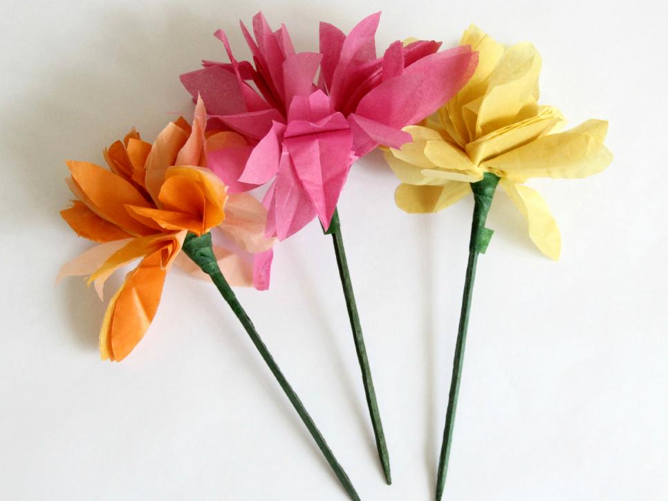DIY Paper Flowers for a Wedding Bouquet DIY