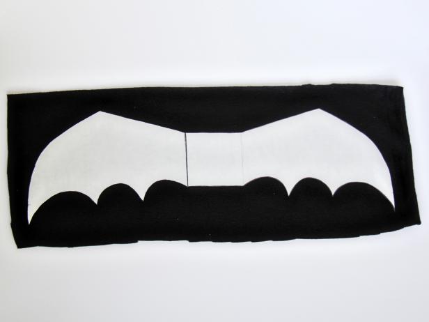 CI-Carla-Wiking_Halloween-dog-costume-bat-wings-paper-on-felt-step3_h CI-Carla-Wiking_Halloween-dog-costume-bat-wings-paper-on-felt-step3_h