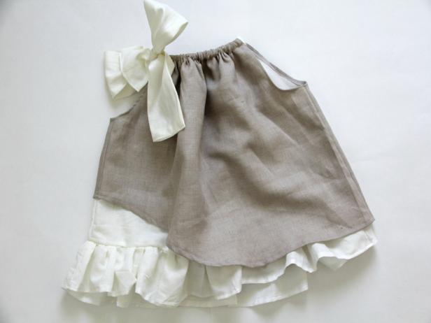 CI-Jess-Abbott_rustic-flowergirl-dress-tying-bow-in-drawstring18_h CI-Jess-Abbott_rustic-flowergirl-dress-tying-bow-in-drawstring18_h