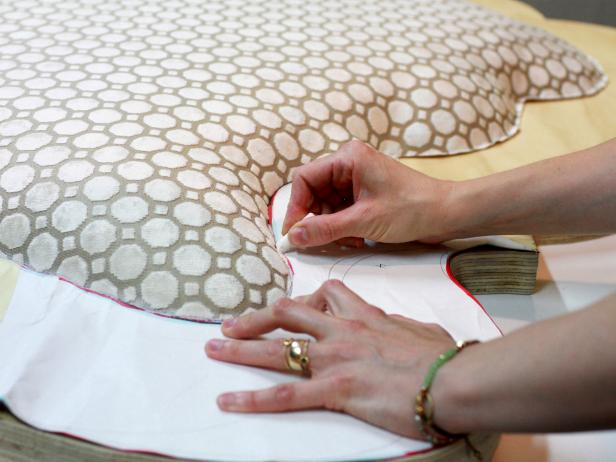 CI-Cole-Collective_double-shaped-headboard-marking-edge-of-border-on-fabric8_h CI-Cole-Collective_double-shaped-headboard-marking-edge-of-border-on-fabric8_h