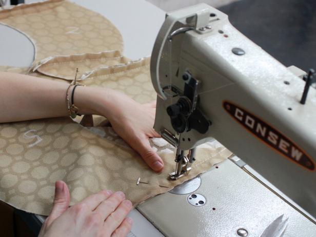 CI-Cole-Collective_double-shaped-headboard-sew-border-together11_h CI-Cole-Collective_double-shaped-headboard-sew-border-together11_h
