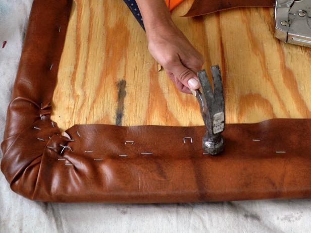 Original_Headboard-hammering-vinyl_h Original_Headboard-hammering-vinyl_h