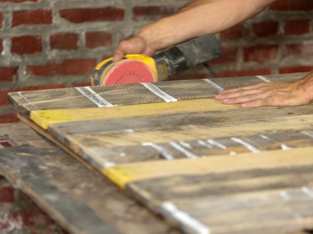 Original_Pallet-Headboard-sanding-plank-edges18_h Original_Pallet-Headboard-sanding-plank-edges18_h
