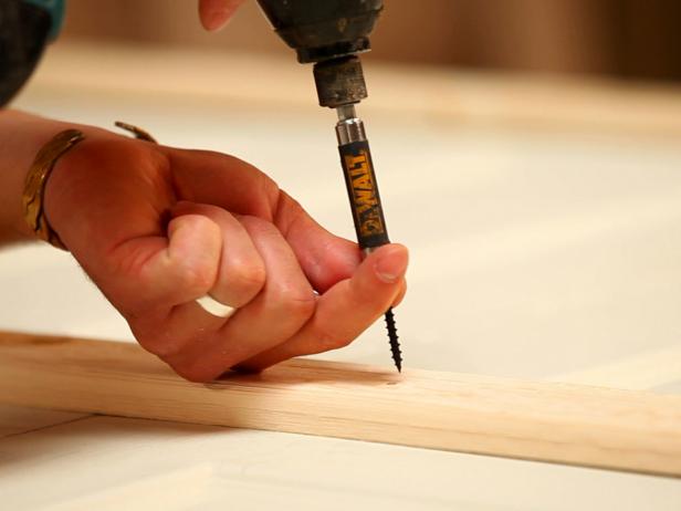 Original_upcycled-doors-headboard-attach-with-brace_h Original_upcycled-doors-headboard-attach-with-brace_h