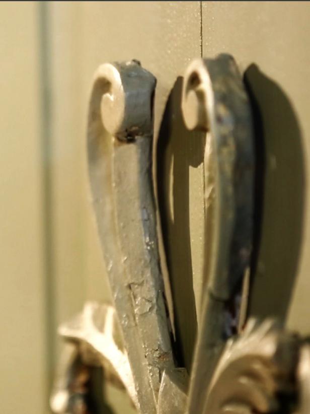 Original_upcycled-doors-headboard-detail-molding_v Original_upcycled-doors-headboard-detail-molding_v
