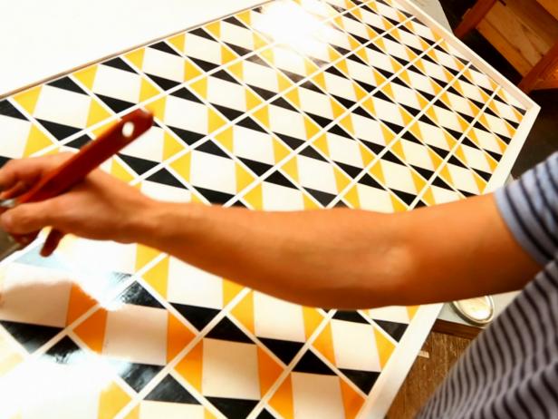 Original_Headboard-white-yellow-black-squares-top-coat_h Original_Headboard-white-yellow-black-squares-top-coat_h