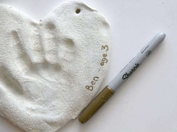 CI-Jess-Abbott_Christmas-ornament-salt-dough-hand-print-poke-name9_h CI-Jess-Abbott_Christmas-ornament-salt-dough-hand-print-poke-name9_h