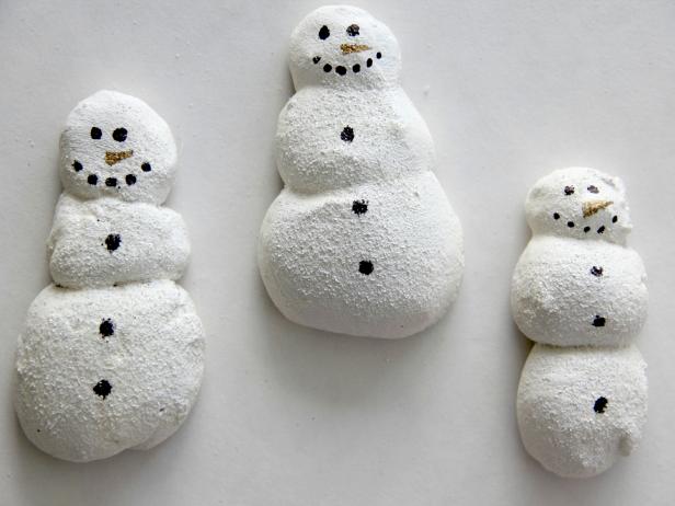 CI-Jess-Abbott_Christmas-ornament-salt-dough-snowmen_h CI-Jess-Abbott_Christmas-ornament-salt-dough-snowmen_h