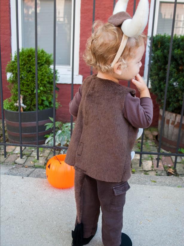 CI-Kathy-Beymer_Halloween-bull-in-a-china-shop-back_v CI-Kathy-Beymer_Halloween-bull-in-a-china-shop-back_v