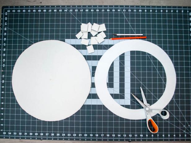 CI-Kathy-Beymer_Halloween-mason-jar-costume-cut-circles-for-hat7_h CI-Kathy-Beymer_Halloween-mason-jar-costume-cut-circles-for-hat7_h