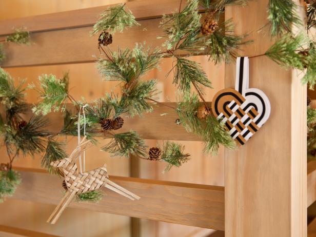 CI-Laurie-March_Scandanavian-Christmas-ornaments-garland_h CI-Laurie-March_Scandanavian-Christmas-ornaments-garland_h