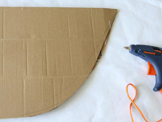 CI-Jess-Abbott_Halloween-Canoe-Costume-glue-boat-ends3_h CI-Jess-Abbott_Halloween-Canoe-Costume-glue-boat-ends3_h
