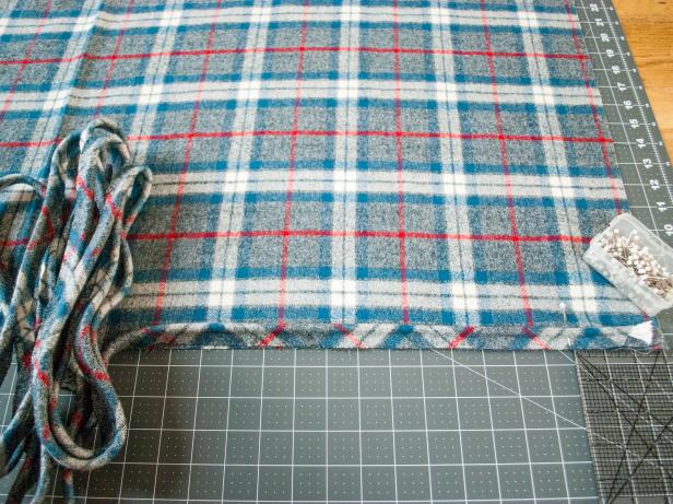CI-Kathy-Beymer_Headboard-Slipcover-layer-piping14_h CI-Kathy-Beymer_Headboard-Slipcover-layer-piping14_h
