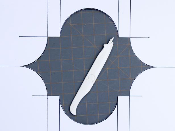 CI_Carla-Wiking_Canvas-Drop-Cloth-Painted-Patio-Rug-cut-stencil-step2_h CI_Carla-Wiking_Canvas-Drop-Cloth-Painted-Patio-Rug-cut-stencil-step2_h