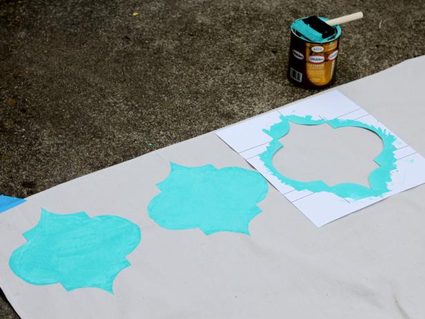 CI_Carla-Wiking_Canvas-Drop-Cloth-Painted-Patio-Rug-paint-first-row-step3_h CI_Carla-Wiking_Canvas-Drop-Cloth-Painted-Patio-Rug-paint-first-row-step3_h