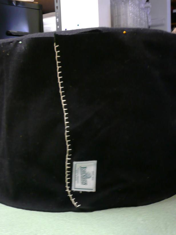 Original_Ottoman-Blanket-Wood-Spool-sew-close-step9_v Original_Ottoman-Blanket-Wood-Spool-sew-close-step9_v