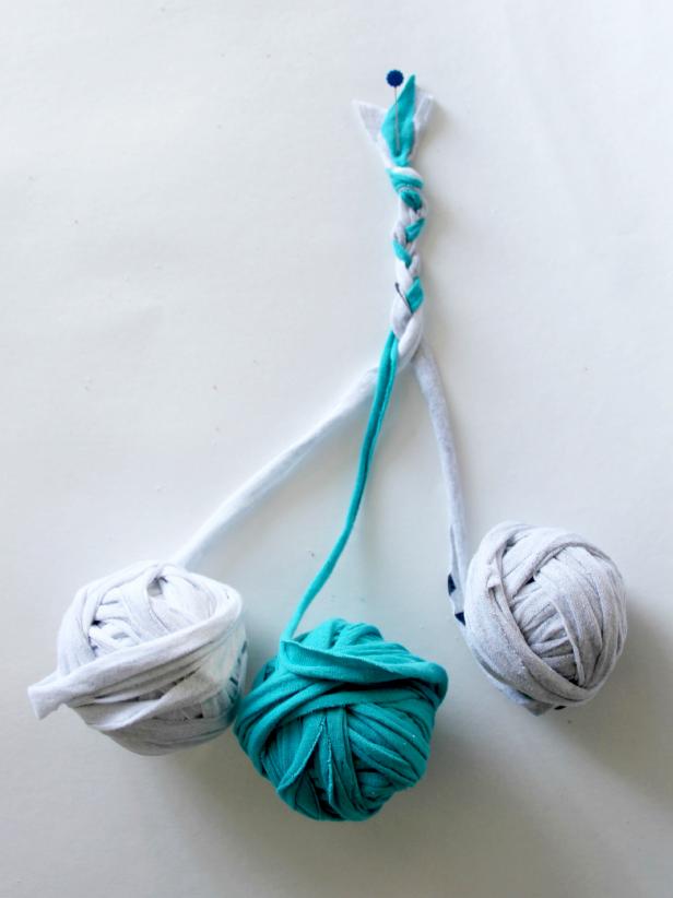 CI-Jess-Abbott_Braided-Rug-braid-step7_v CI-Jess-Abbott_Braided-Rug-braid-step7_v