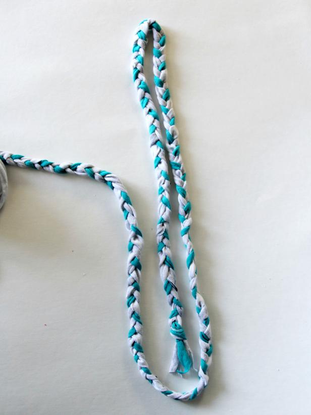 CI-Jess-Abbott_Braided-Rug-wrap-braid-step8_v CI-Jess-Abbott_Braided-Rug-wrap-braid-step8_v