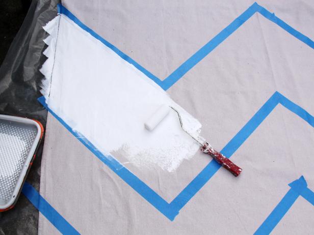 CI_Carla-Wiking_Canvas-Drop-Cloth-Painted-Grommet-Curtains-paint-step5_h CI_Carla-Wiking_Canvas-Drop-Cloth-Painted-Grommet-Curtains-paint-step5_h