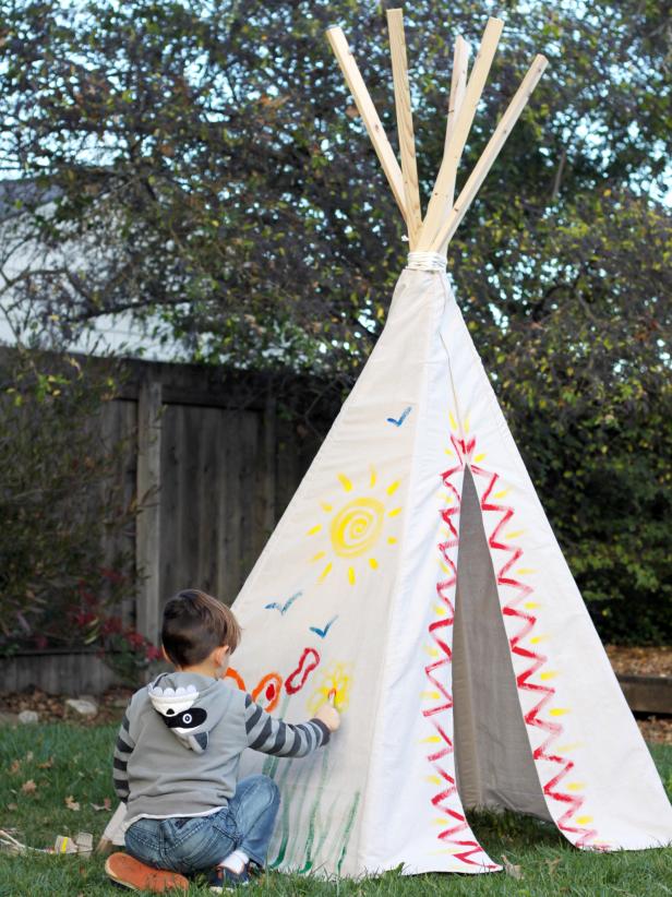 CI_Carla-Wiking_Canvas-Drop-Cloth-Teepee-painting_v CI_Carla-Wiking_Canvas-Drop-Cloth-Teepee-painting_v