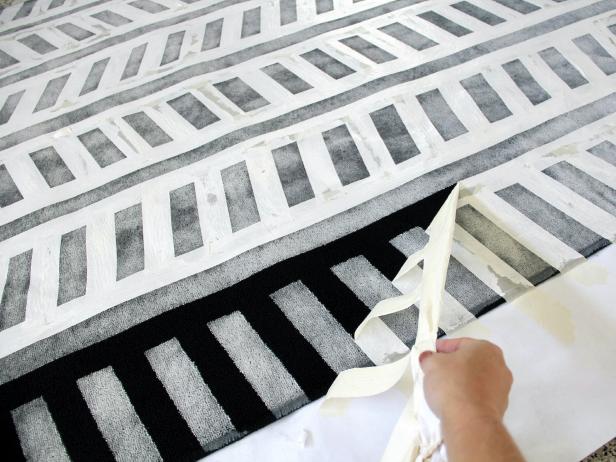 CI-Jess-Abbott_Painted-Rug-Black-and-White-remove-tape-step5_h CI-Jess-Abbott_Painted-Rug-Black-and-White-remove-tape-step5_h