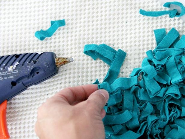 CI-Jess-Abbott_Rag-Rug-glue-option-step6_h CI-Jess-Abbott_Rag-Rug-glue-option-step6_h