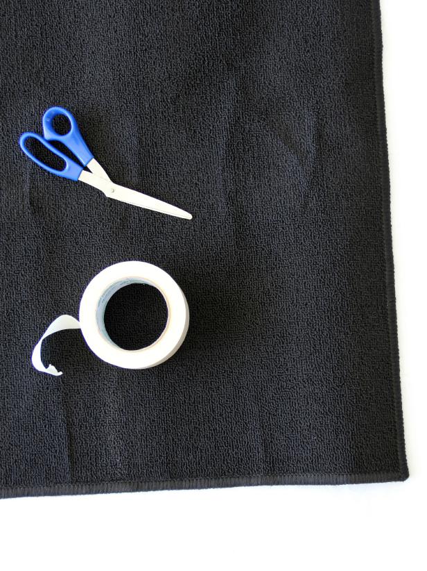 CI-Jess-Abbott_Painted-Rug-Black-and-White-lay-out-rug-step1_v CI-Jess-Abbott_Painted-Rug-Black-and-White-lay-out-rug-step1_v
