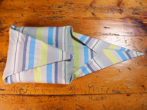 CI-617Media_No-Sew-Wrap-Pillow-step4_h CI-617Media_No-Sew-Wrap-Pillow-step4_h