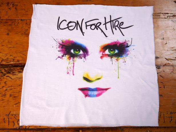 Original-617Media_Icon-for-Hire-no-sew-pillow-step2_h Original-617Media_Icon-for-Hire-no-sew-pillow-step2_h