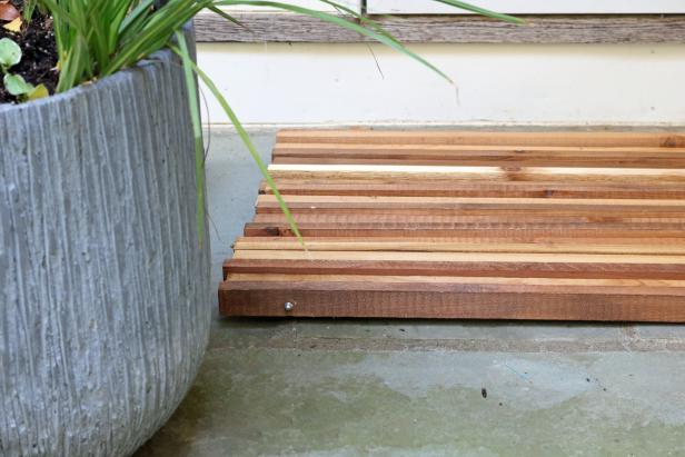 How to make a stained cedar doormat. How to make a stained cedar doormat.
