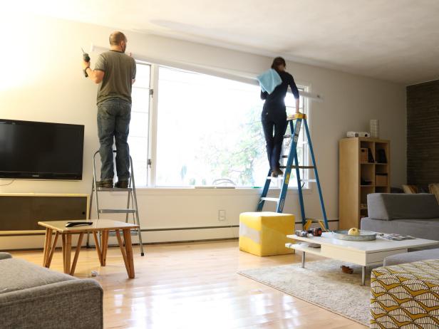 Make the most of your home’s media room experience with the addition of a wall or ceiling-mounted projector screen.