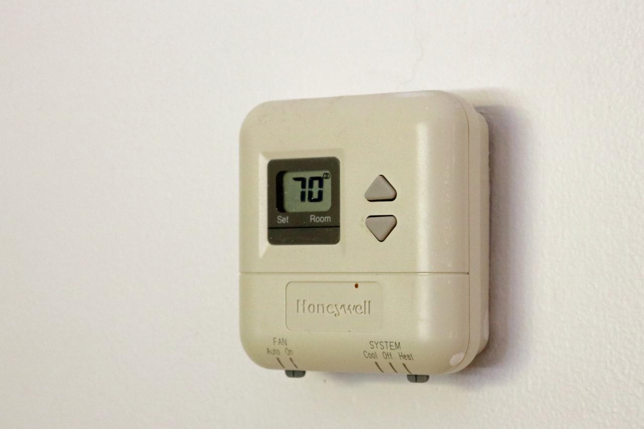 How To Replace A Thermostat | How-tos | DIY