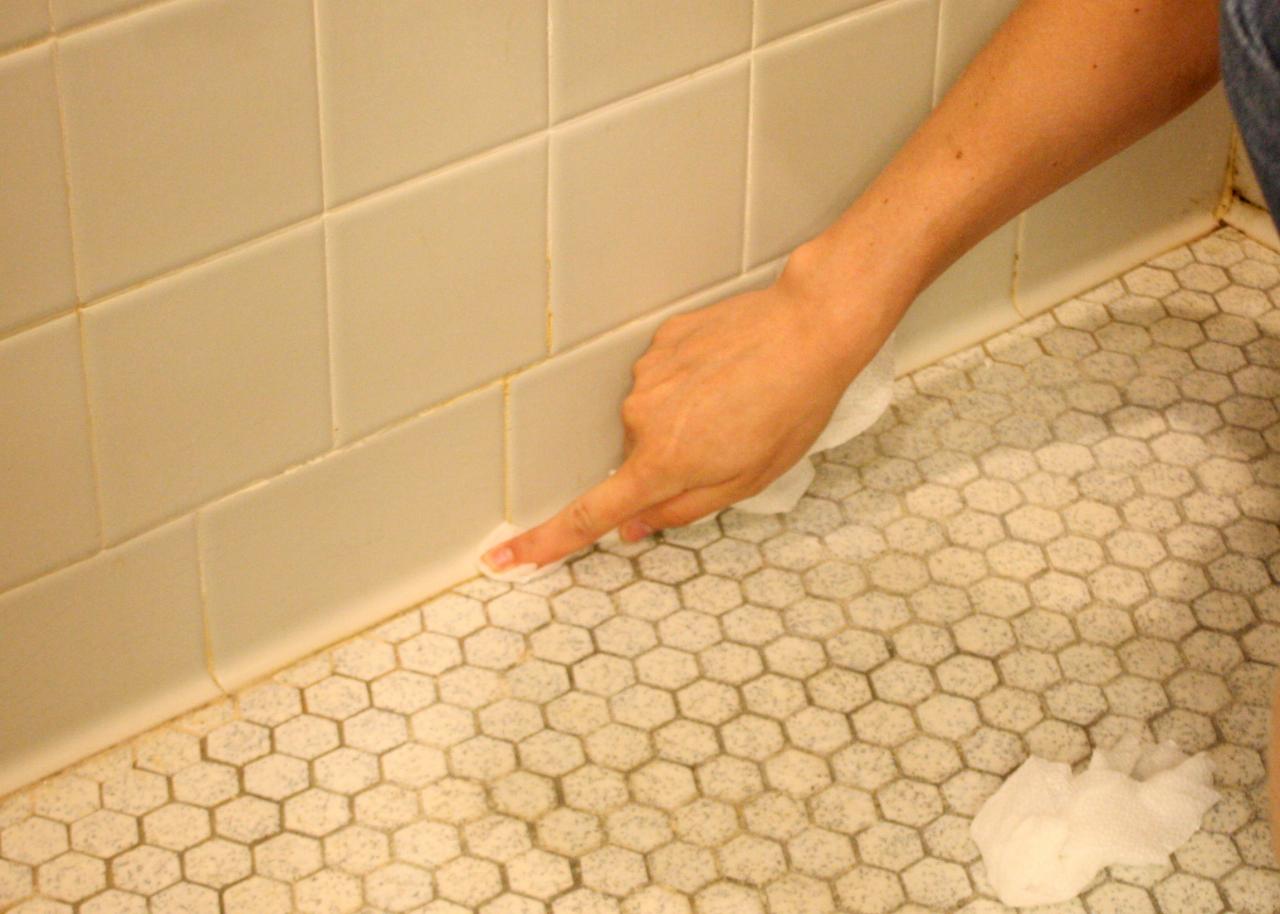 Caulk Around Bathtub / How to Caulk Like a Professional The Home