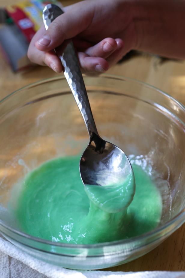 Combine the Borax and the Glue Mixture Combine the Borax and the Glue Mixture