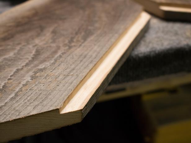How to Make a Custom Rustic Barn Wood Frame How to Make a Custom Rustic Barn Wood Frame