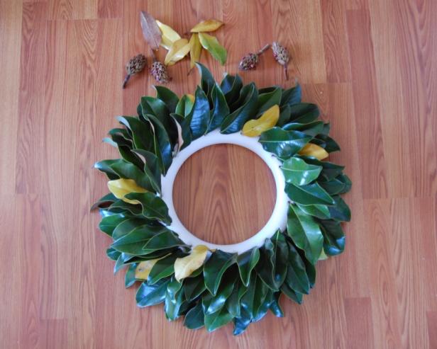 DIY Magnolia Wreath step 2 DIY Magnolia Wreath step 2