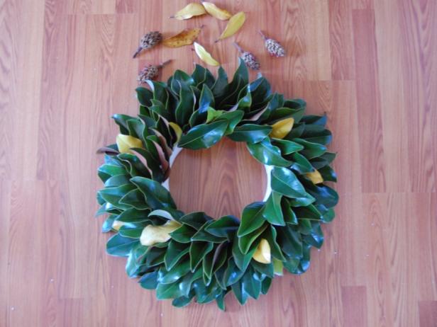 DIY Magnolia Wreath step 3 DIY Magnolia Wreath step 3