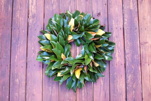 How to Make a Fresh Magnolia Wreath How to Make a Fresh Magnolia Wreath