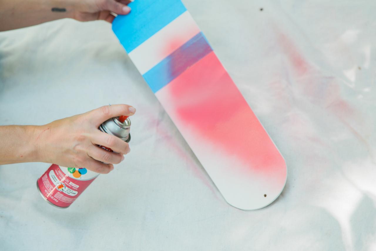 How to Paint a Ceiling Fan howtos DIY
