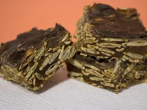 DIY Caramel Pumpkin Seed Brittle DIY Caramel Pumpkin Seed Brittle